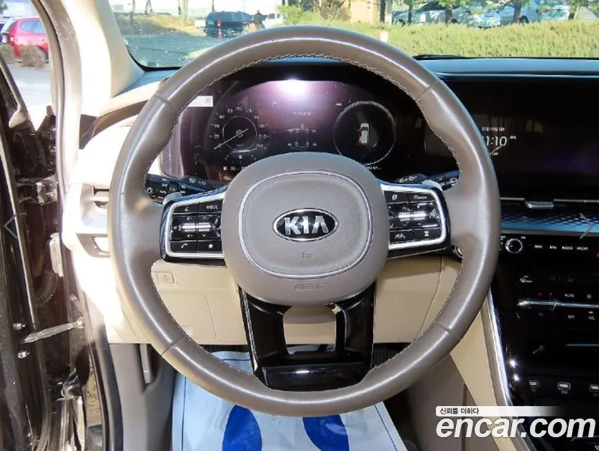 Kia Carnival — фото 10