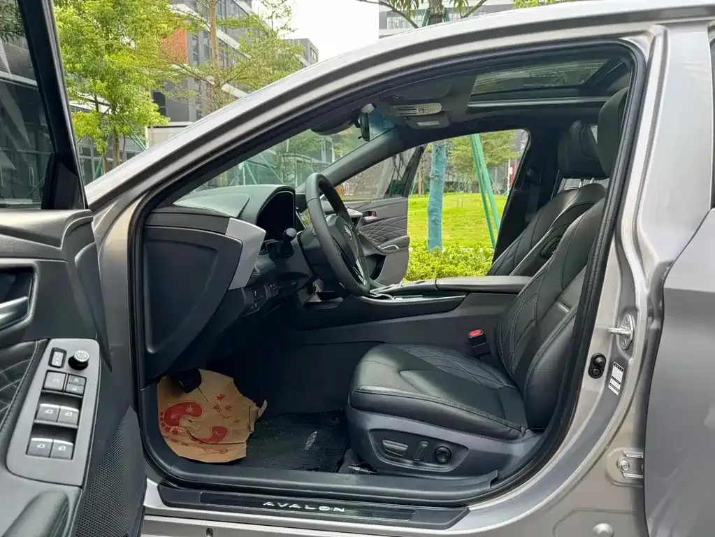 Toyota Avalon 2021 из CN, фото 8