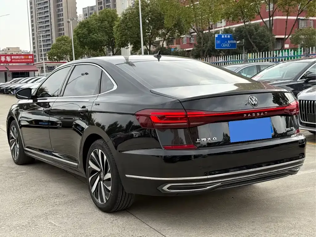 Volkswagen Passat — фото 5