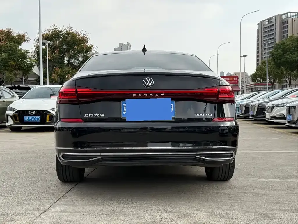 Volkswagen Passat — фото 6