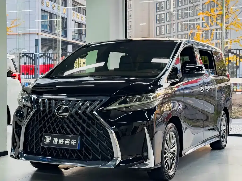 Toyota Vellfire 2023 из CN, фото 1
