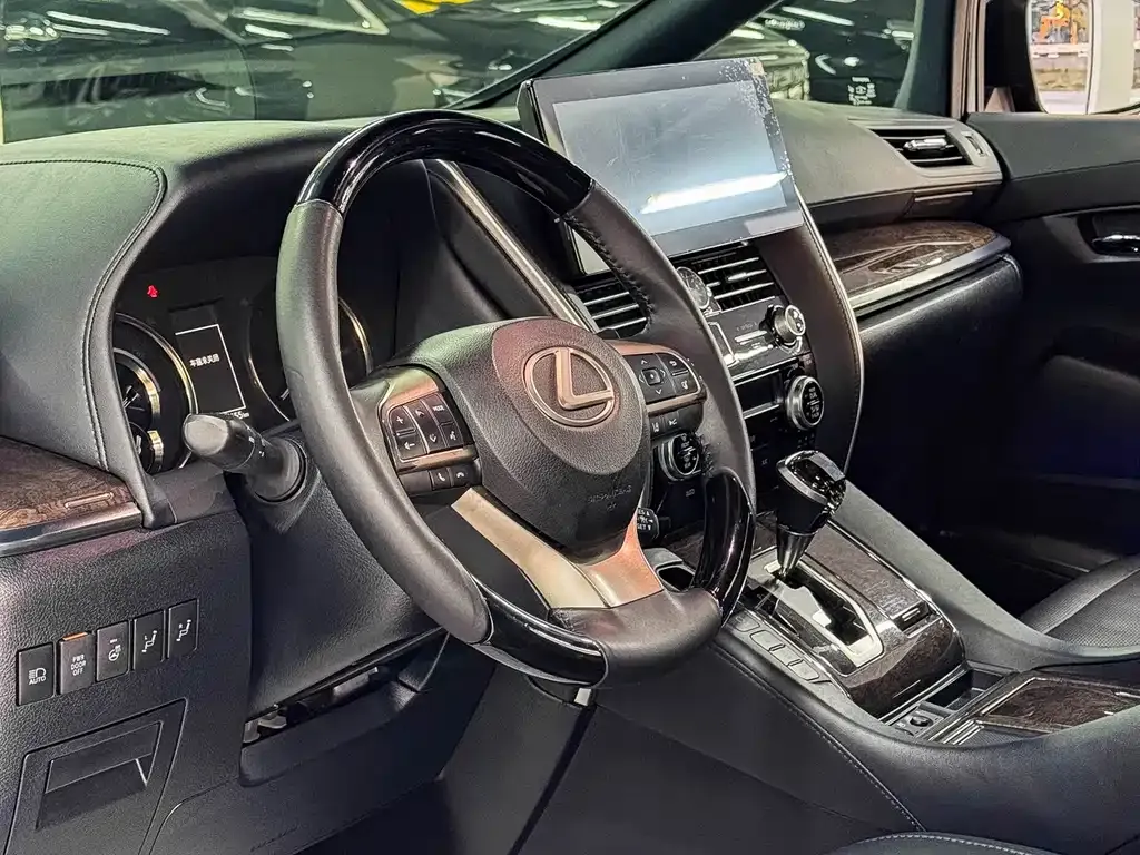 Toyota Vellfire 2023 из CN, фото 5