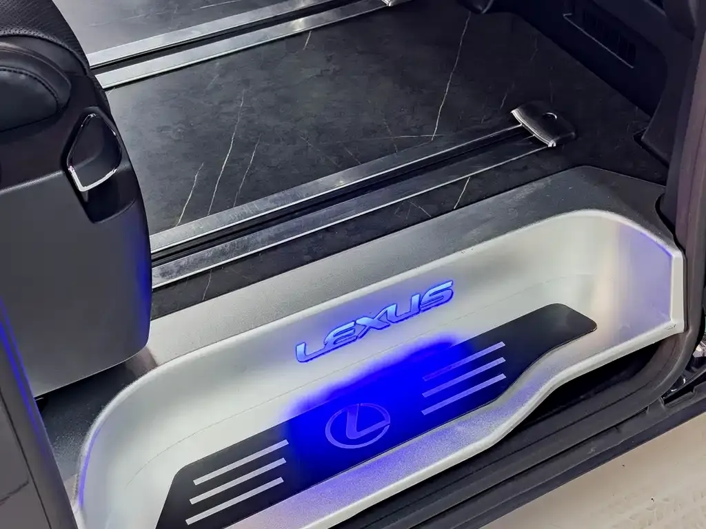 Toyota Vellfire 2023 из CN, фото 6