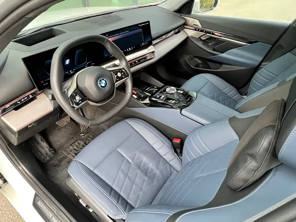 BMW i5 — фото 3