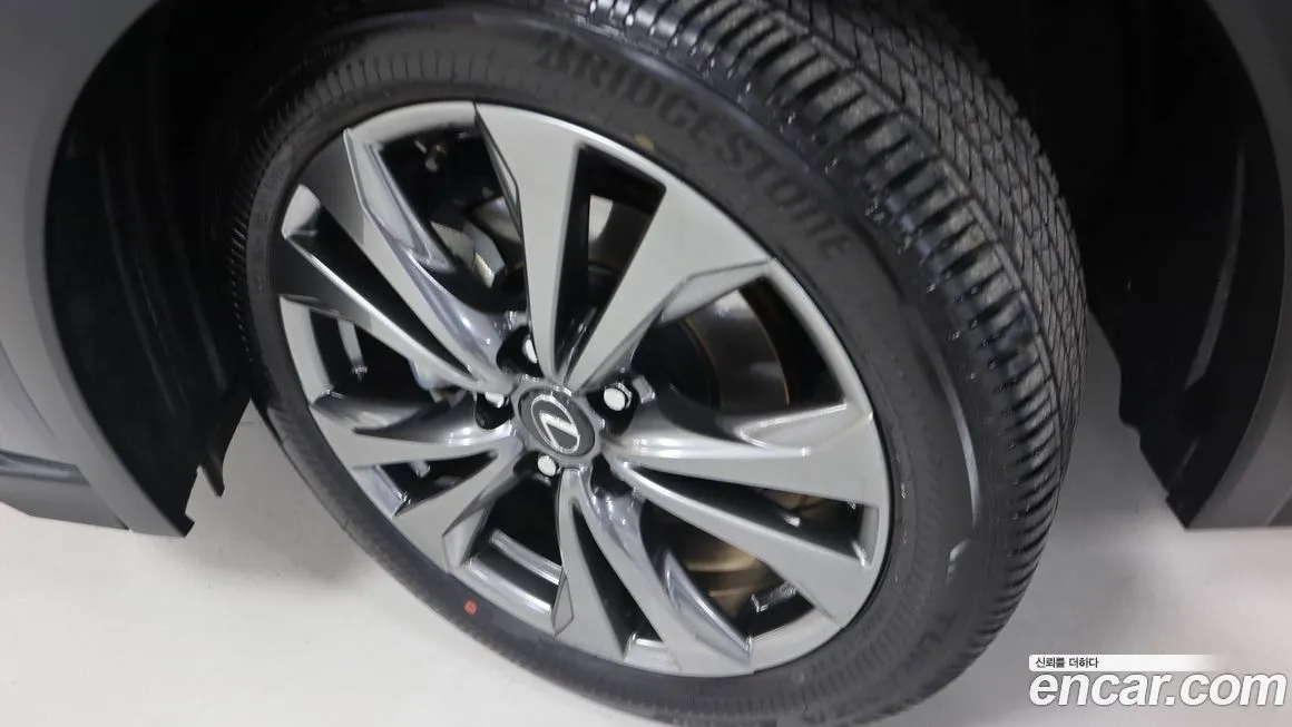 Lexus UX 2025 из KR, фото 5