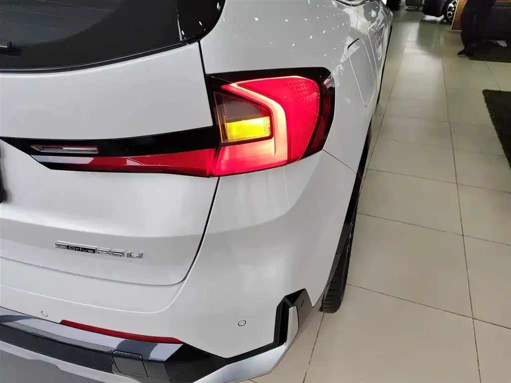 BMW X1 2024 из CN, фото 8