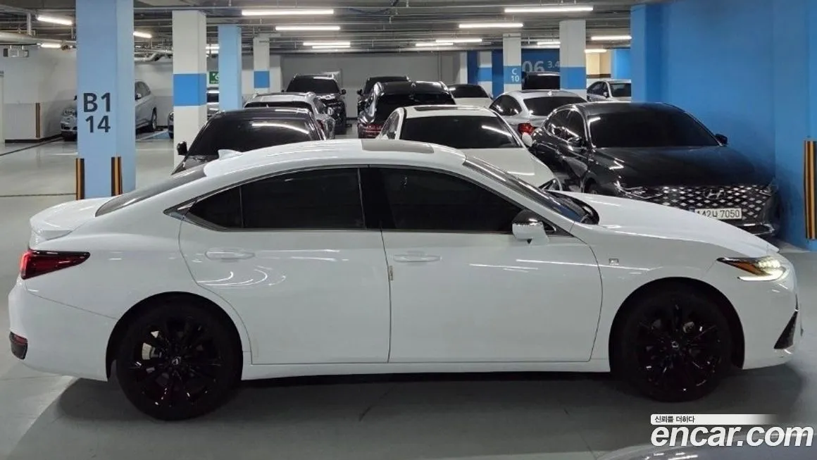 Lexus ES 2023 из KR, фото 3