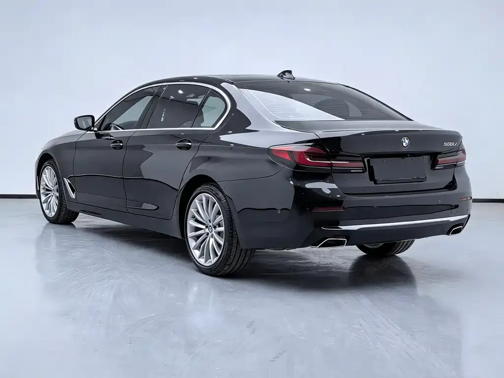 BMW 5 Series — фото 6