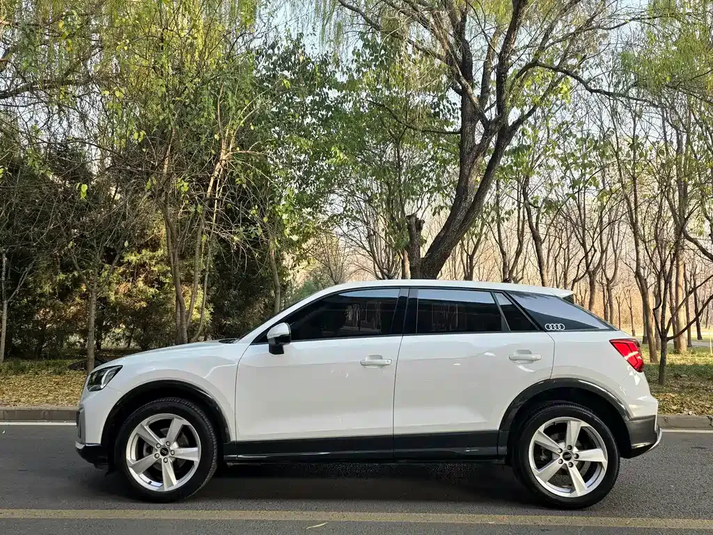 Audi Q2L — фото 3