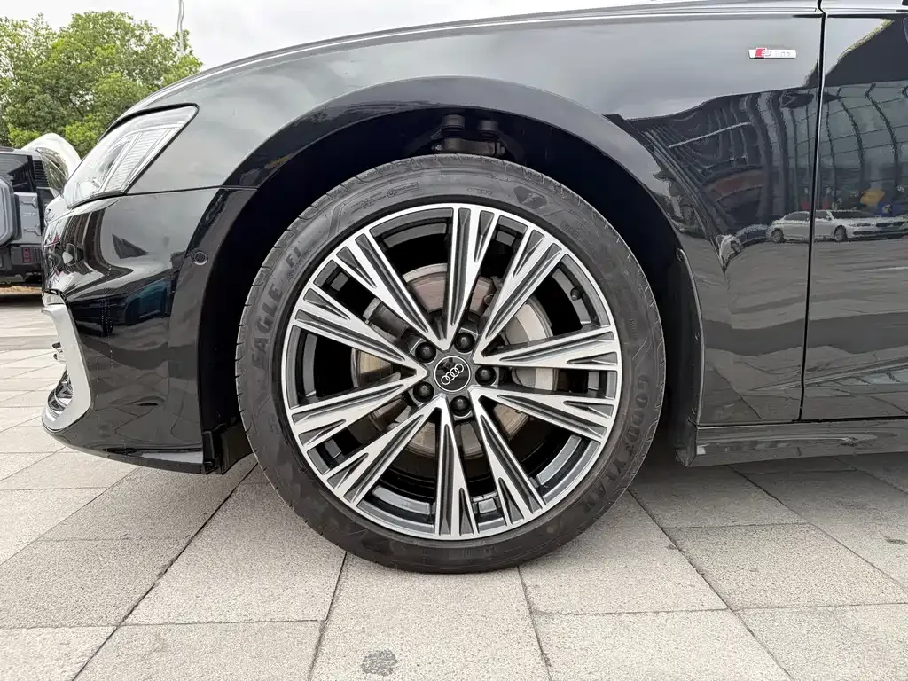 Audi A6L — фото 10
