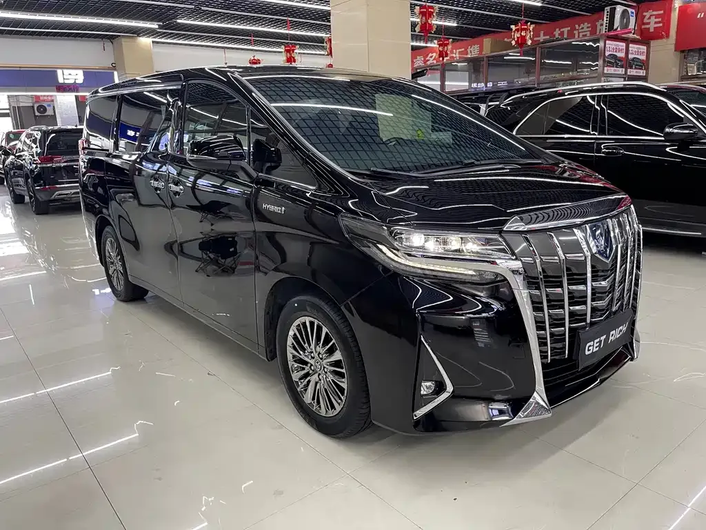 Toyota Alphard — фото 3