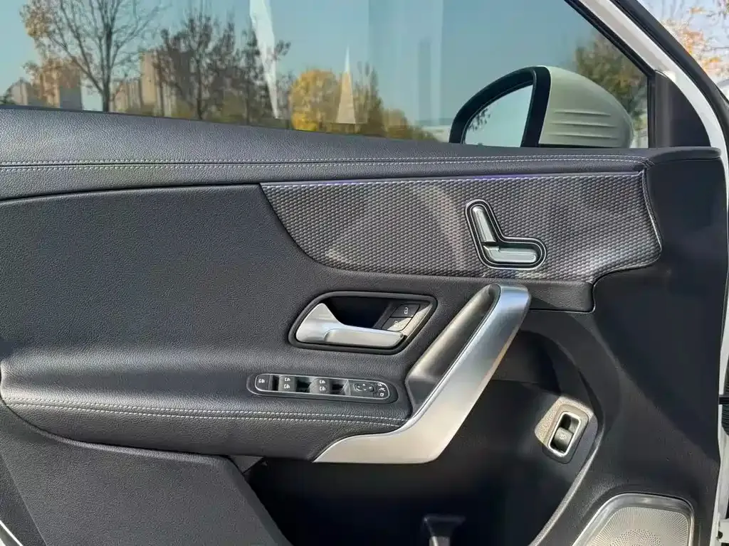 Mercedes-Benz A-Class 2023 из CN, фото 4