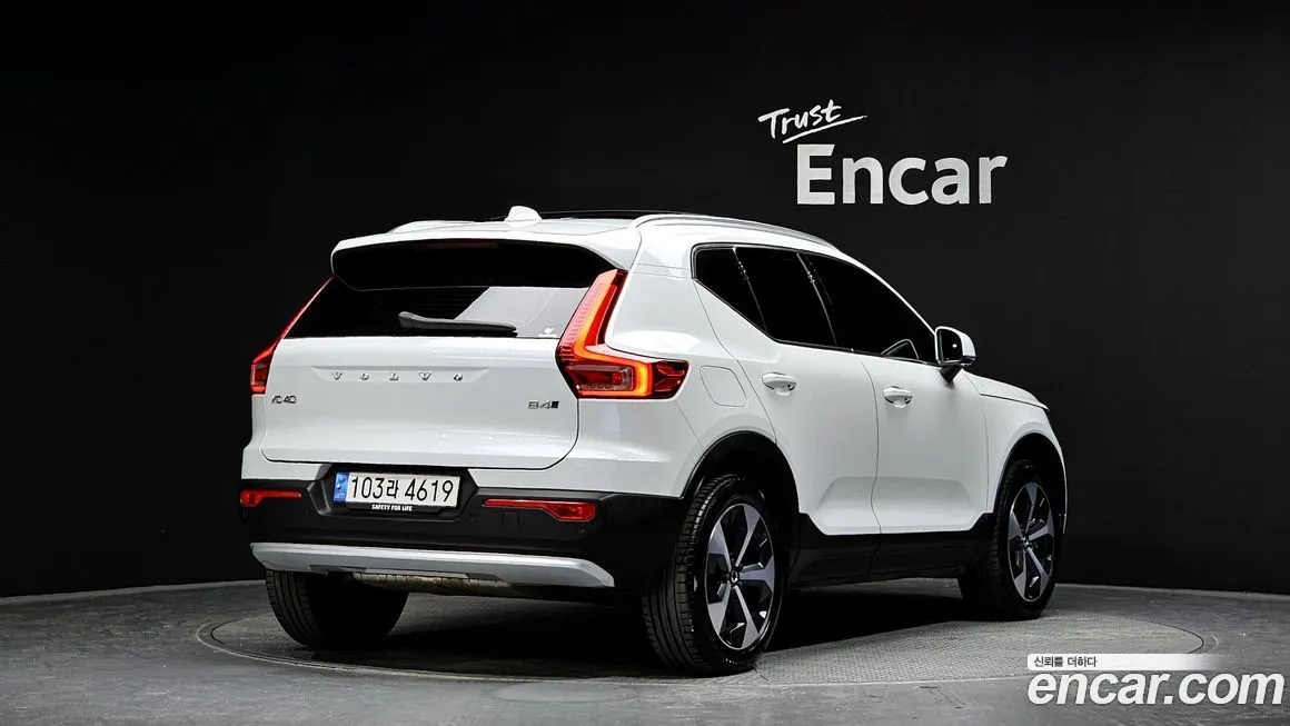 Volvo XC40 — фото 2