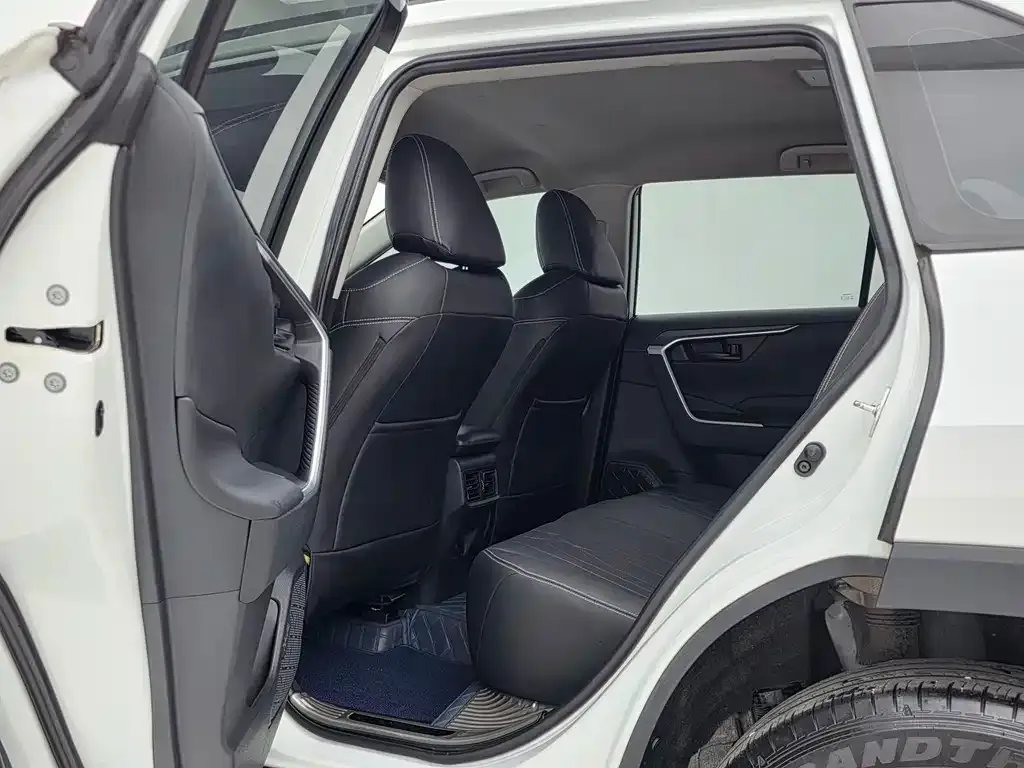 Toyota RAV4 2024 из CN, фото 10