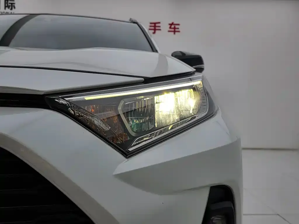 Toyota RAV4 2024 из CN, фото 4