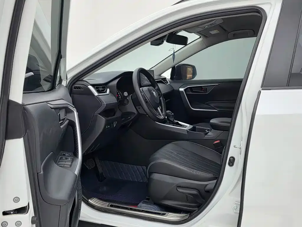 Toyota RAV4 2024 из CN, фото 9