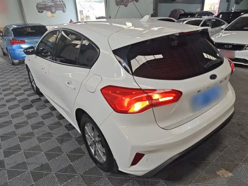 Ford Focus 2022 из CN, фото 5