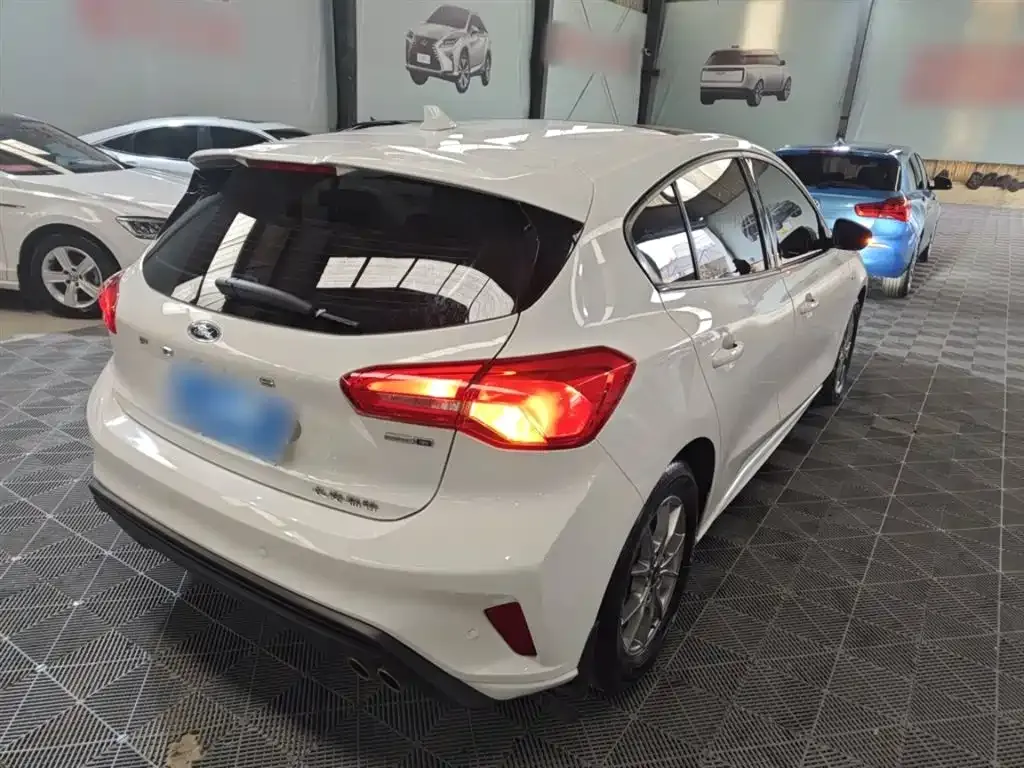 Ford Focus 2022 из CN, фото 7
