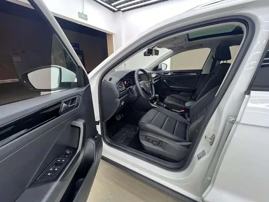 Volkswagen T-Roc 2021 из CN, фото 10