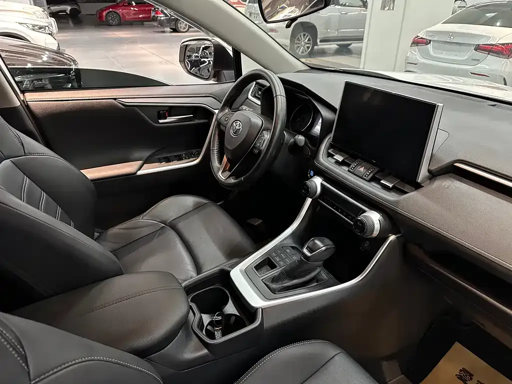 Toyota Wildlander 2021 из CN, фото 10