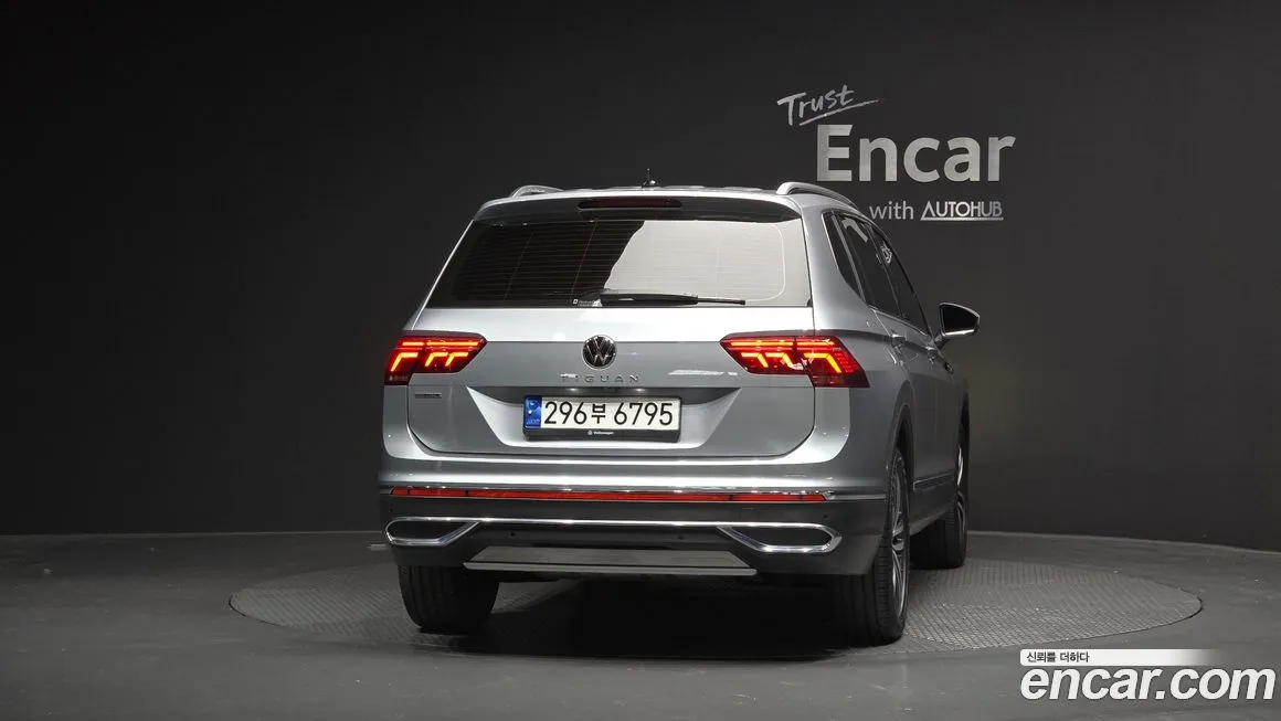 Volkswagen Tiguan — фото 4