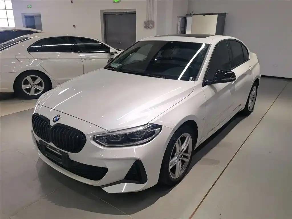 BMW 1 Series 2024 из CN, фото 1