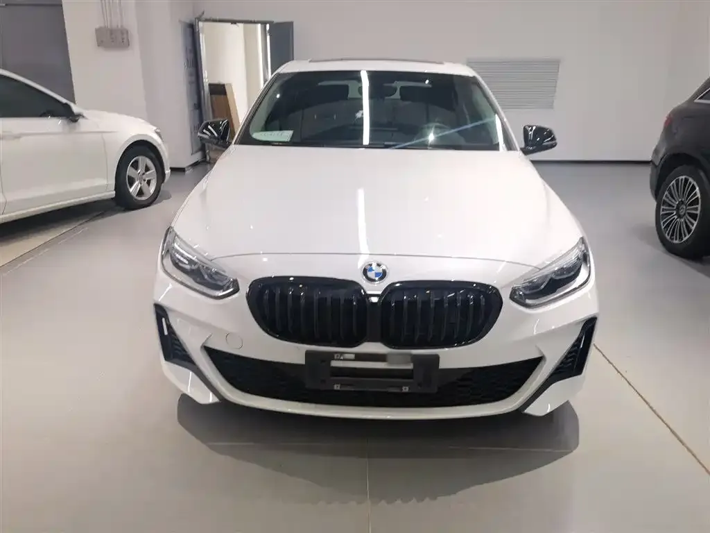 BMW 1 Series 2024 из CN, фото 3