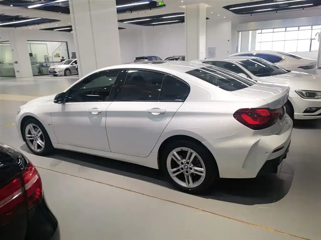 BMW 1 Series 2024 из CN, фото 5