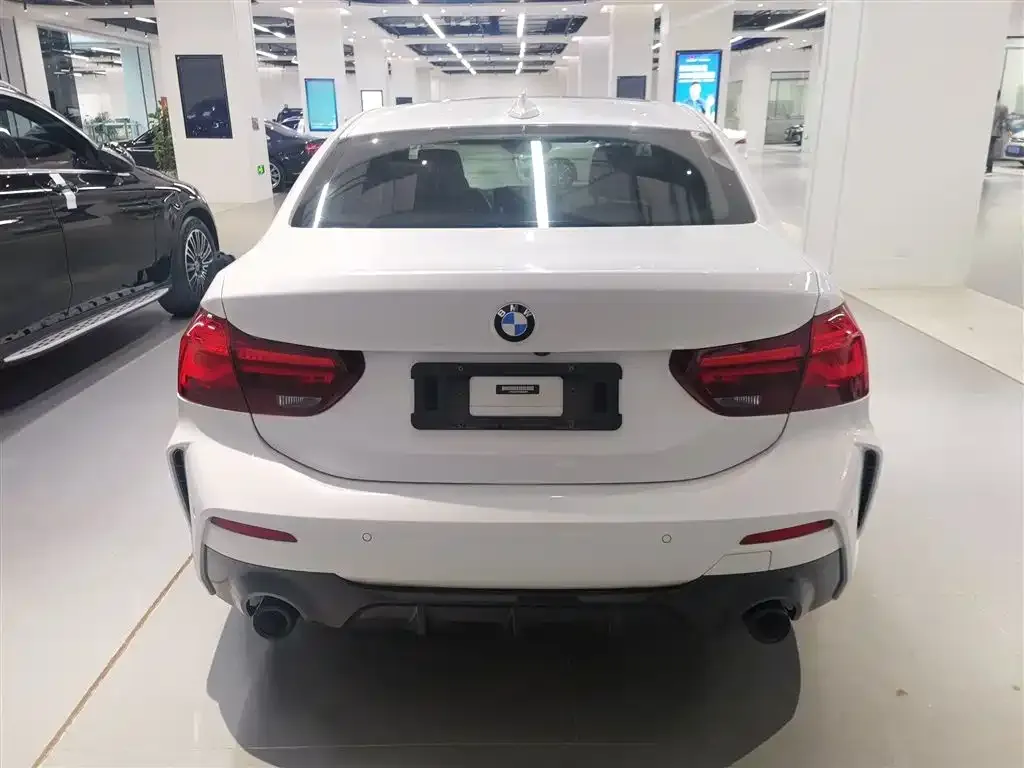 BMW 1 Series 2024 из CN, фото 6