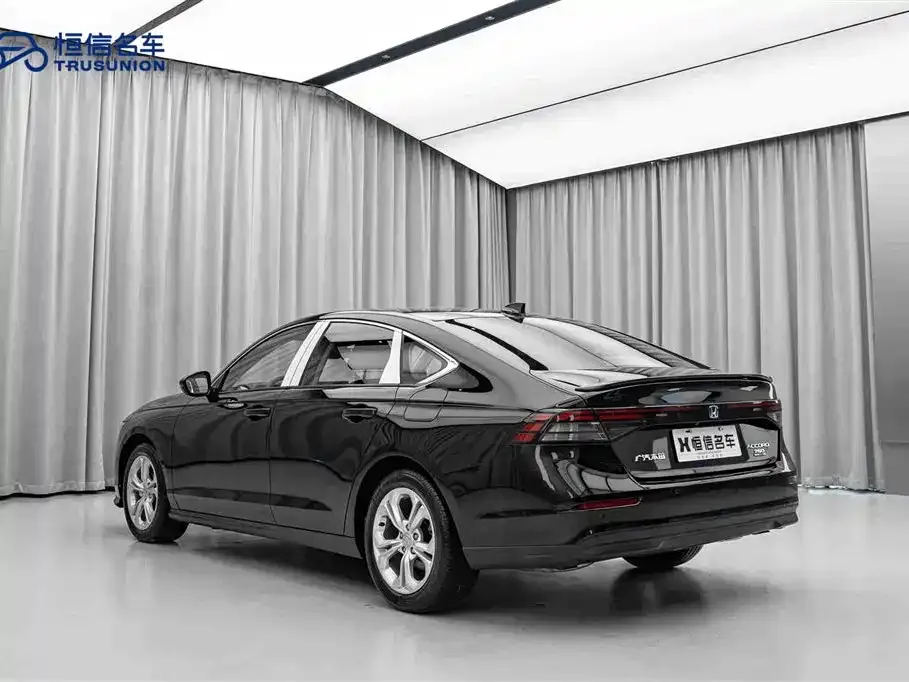 Honda Accord — фото 7