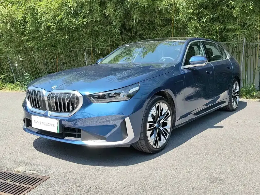 BMW i5 — фото 1