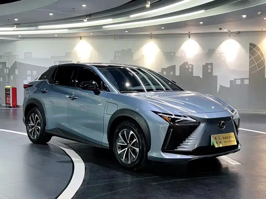 Lexus RZ — фото 3
