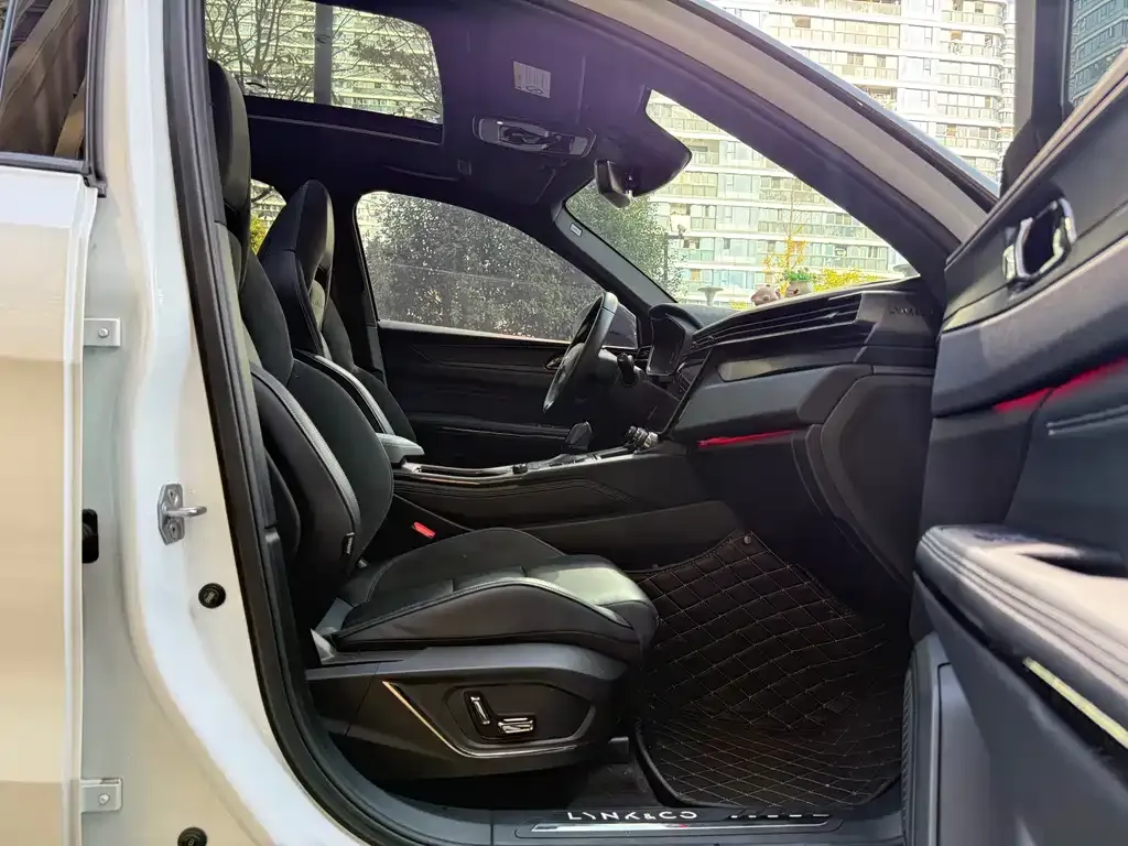 Lynk & Co 01 EM-P 2021 из CN, фото 8