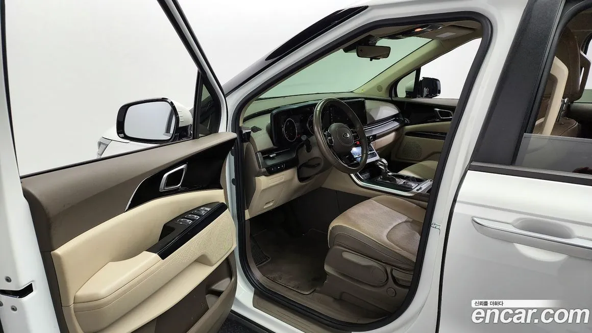 Kia Carnival — фото 10