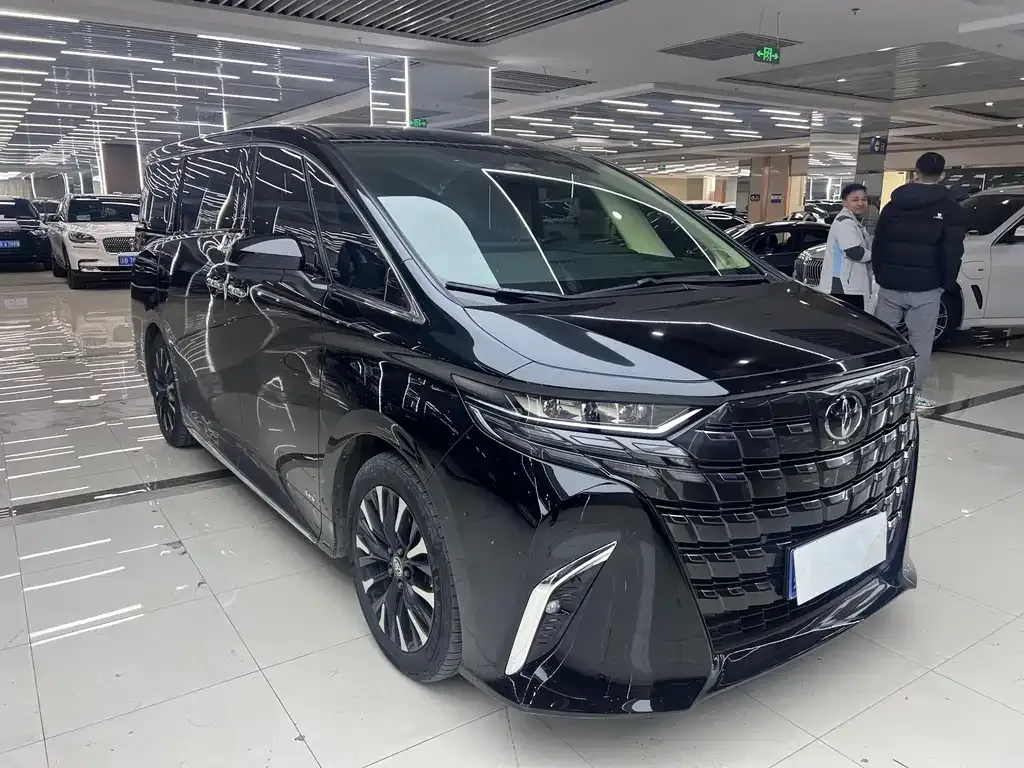 Toyota Alphard — фото 3