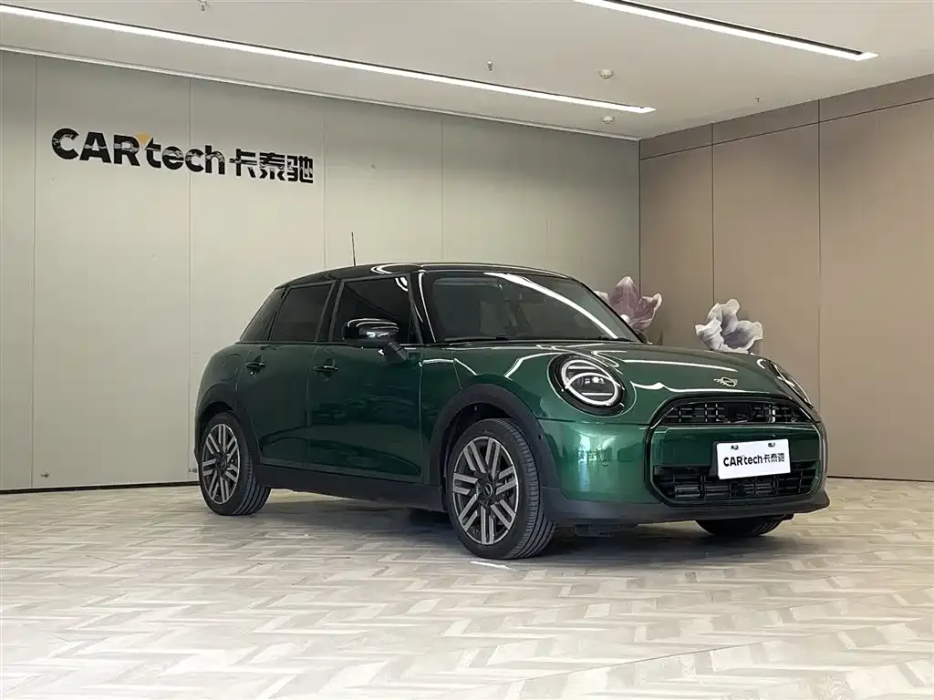MINI Cooper (3-door) 2025 из CN, фото 2