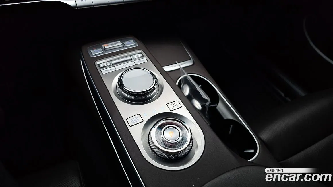 Genesis GV70 — фото 9
