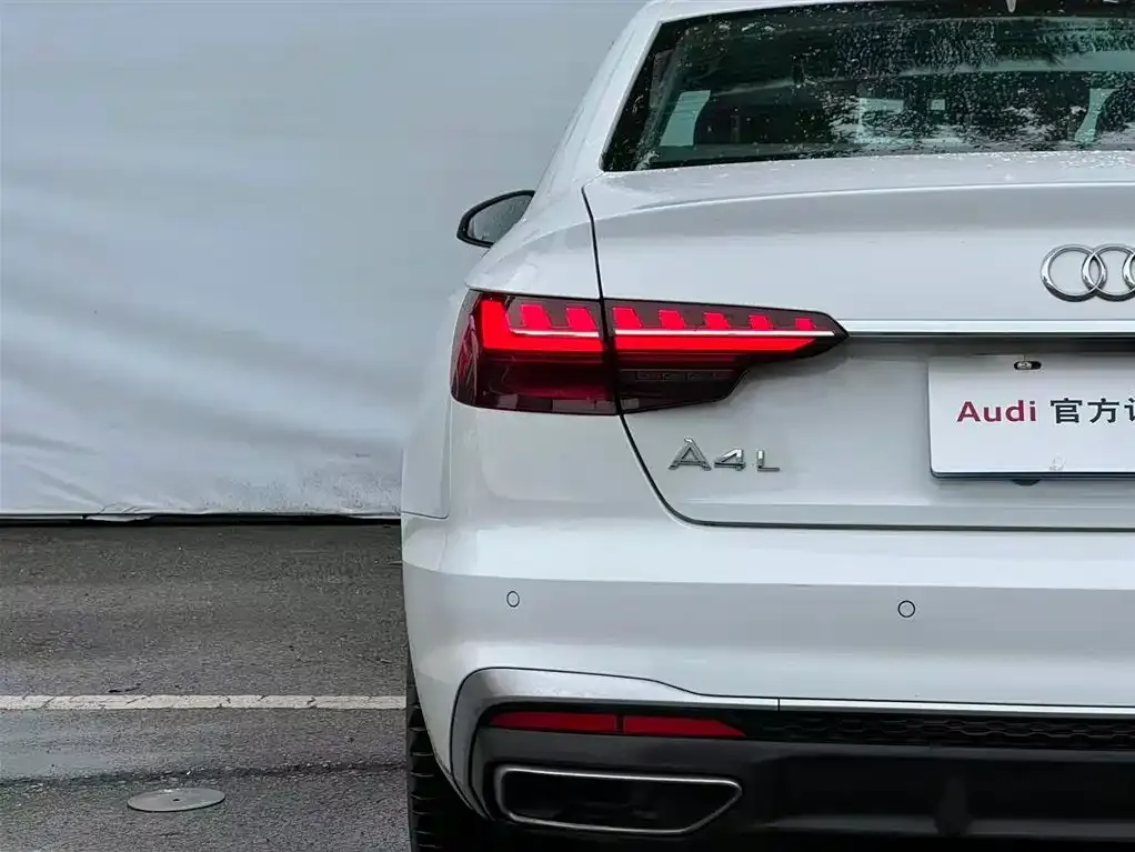 Audi A4L 2023 из CN, фото 8