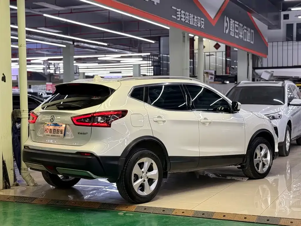 Nissan Qashqai — фото 2
