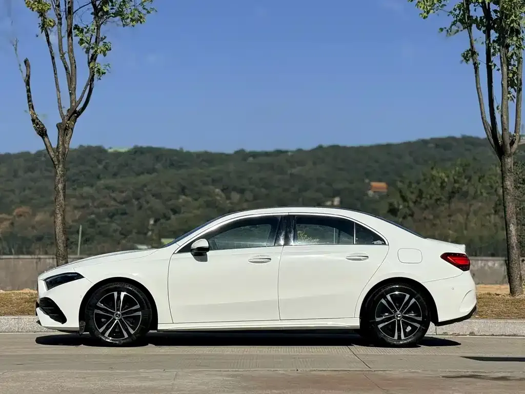 Mercedes-Benz A-Class — фото 7
