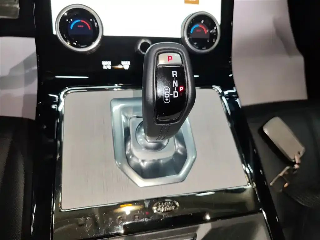 Land Rover Evoque 2024 из CN, фото 6