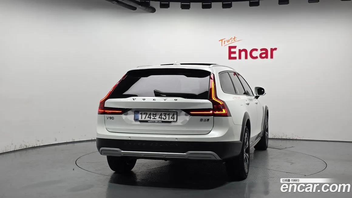 Volvo V90 2025 из KR, фото 4