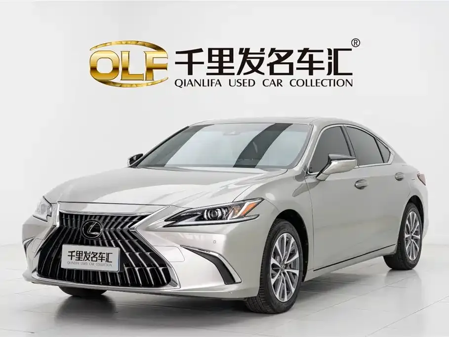 Lexus ES — фото 1