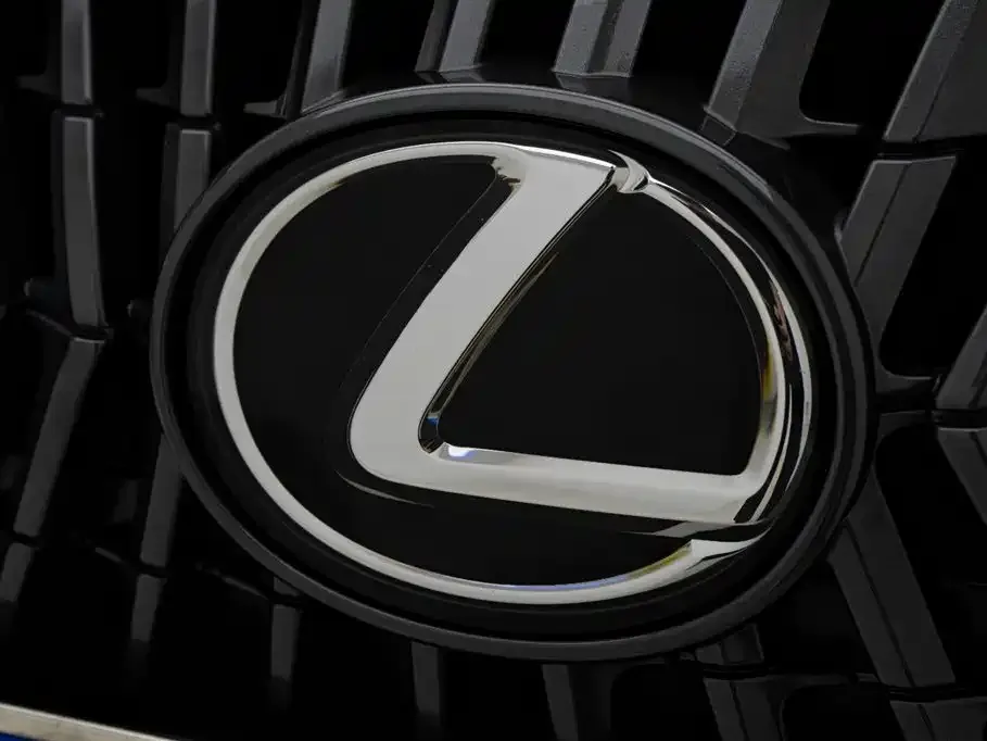 Lexus ES — фото 10