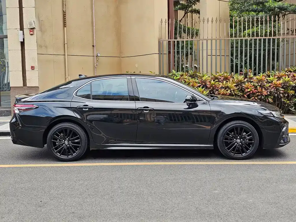 Toyota Camry 2023 из CN, фото 3