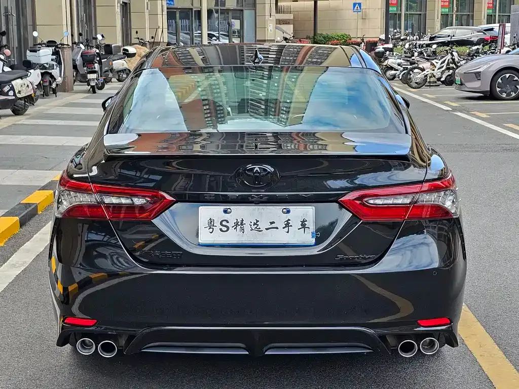 Toyota Camry 2023 из CN, фото 4