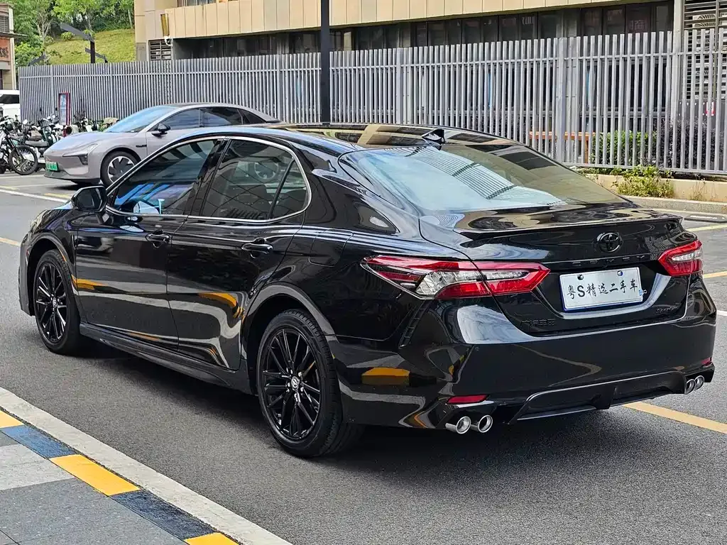 Toyota Camry 2023 из CN, фото 5