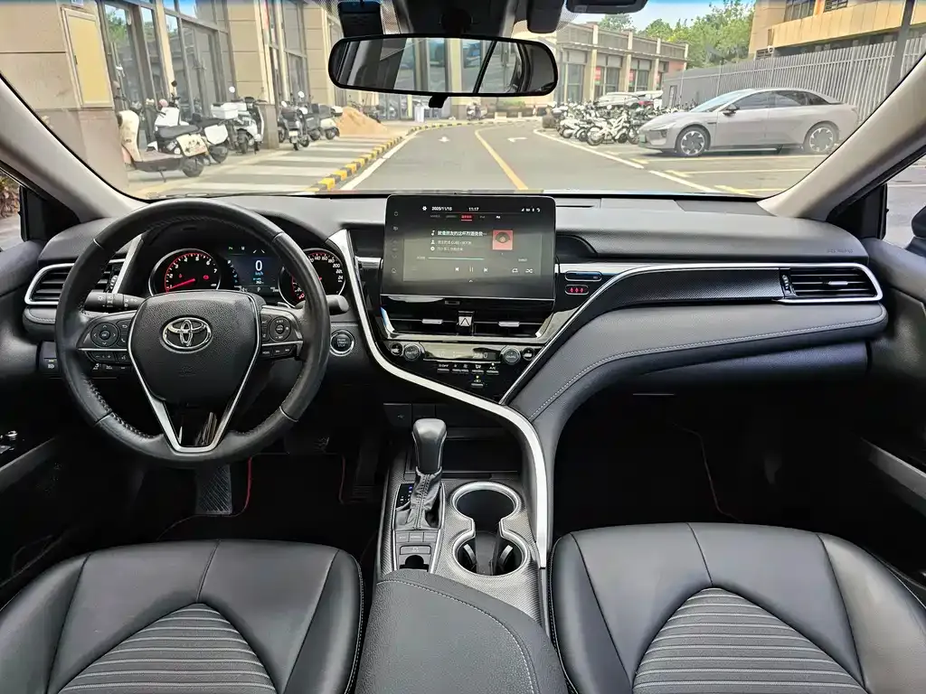 Toyota Camry 2023 из CN, фото 8