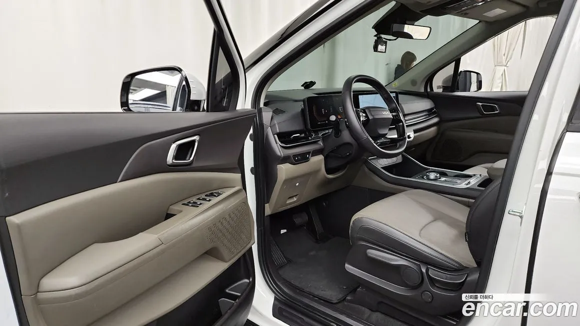 Kia Carnival — фото 10