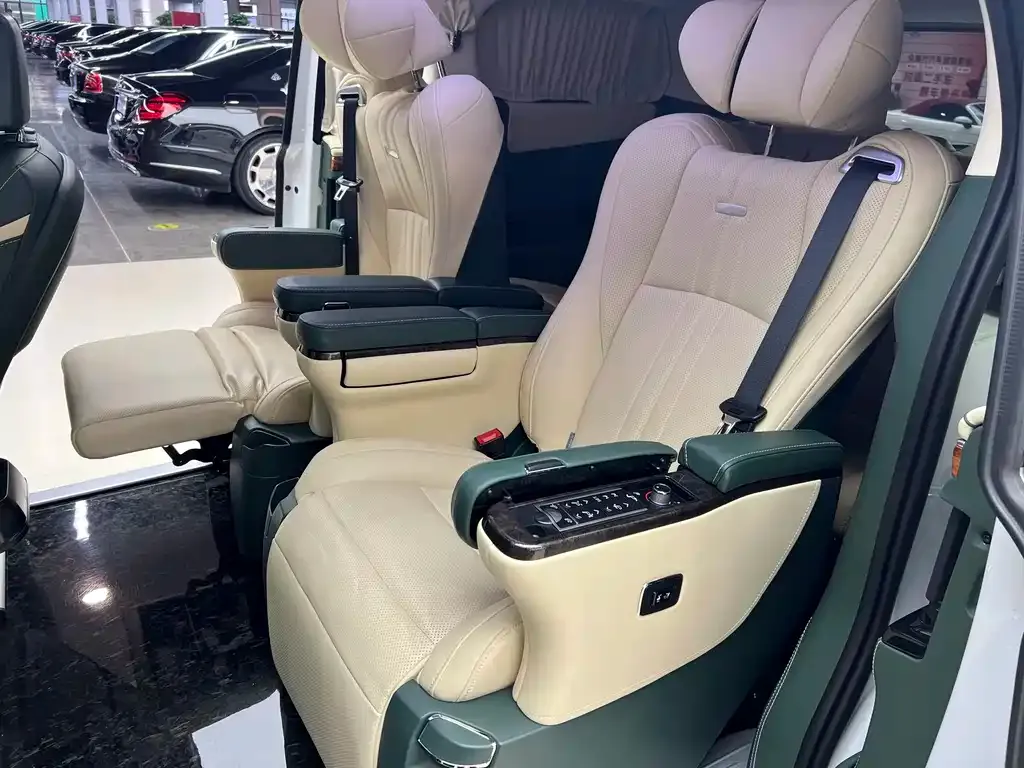 Buick GL8 2021 из CN, фото 10